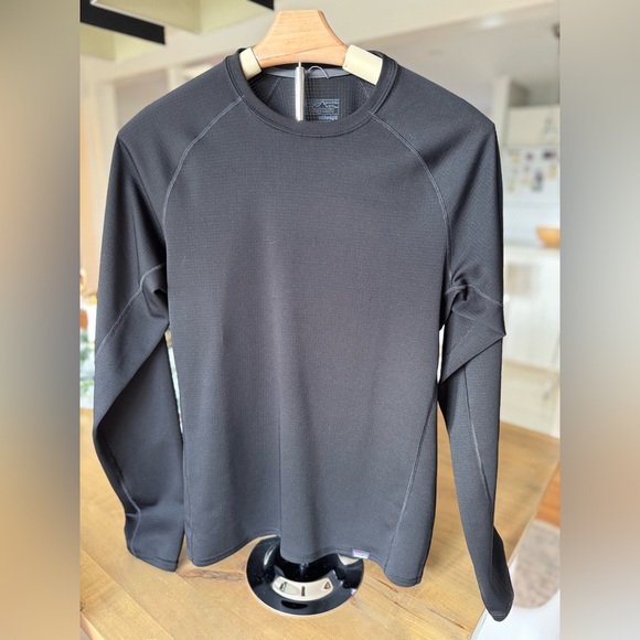 Capilene Midweight Crew LS - BLK - SM - Patagonia [0001] - Picture 5 of 7